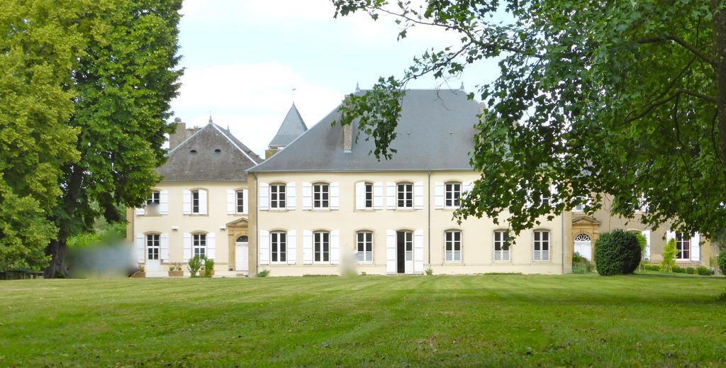 Maison D'Hotes Le Chateau De Puxe Luaran gambar