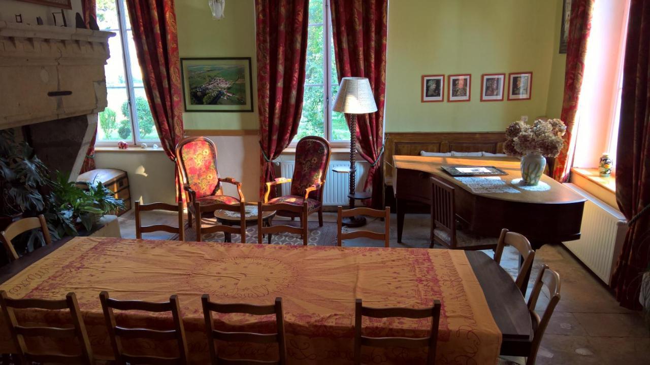 Maison D'Hotes Le Chateau De Puxe Luaran gambar